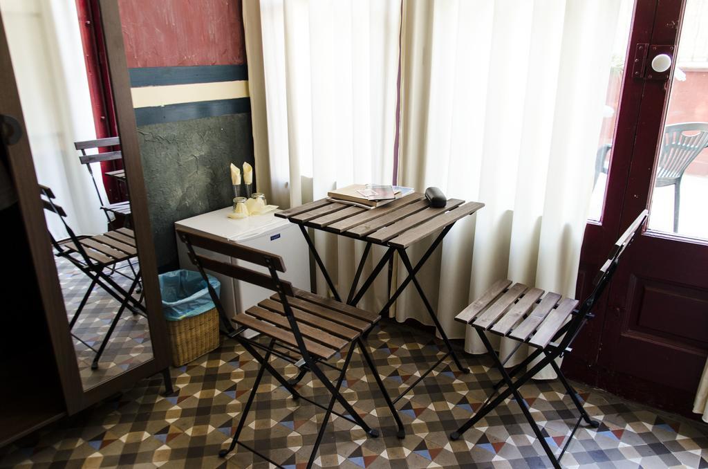 Bed & Art Barcelona Hostel Bilik gambar