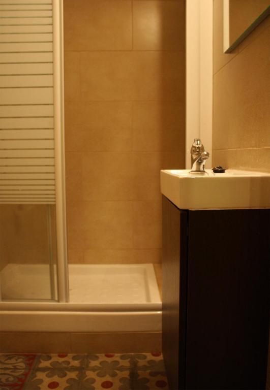 Bed & Art Barcelona Hostel Bilik gambar